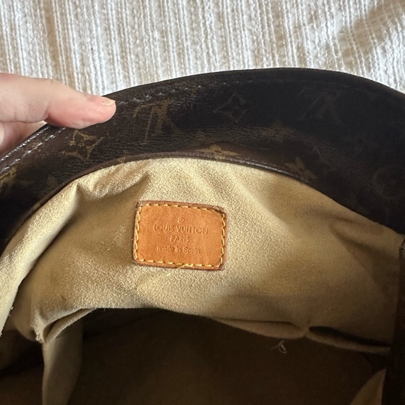 ✨Louis Vuitton Artsy MM - Picture 11 of 16